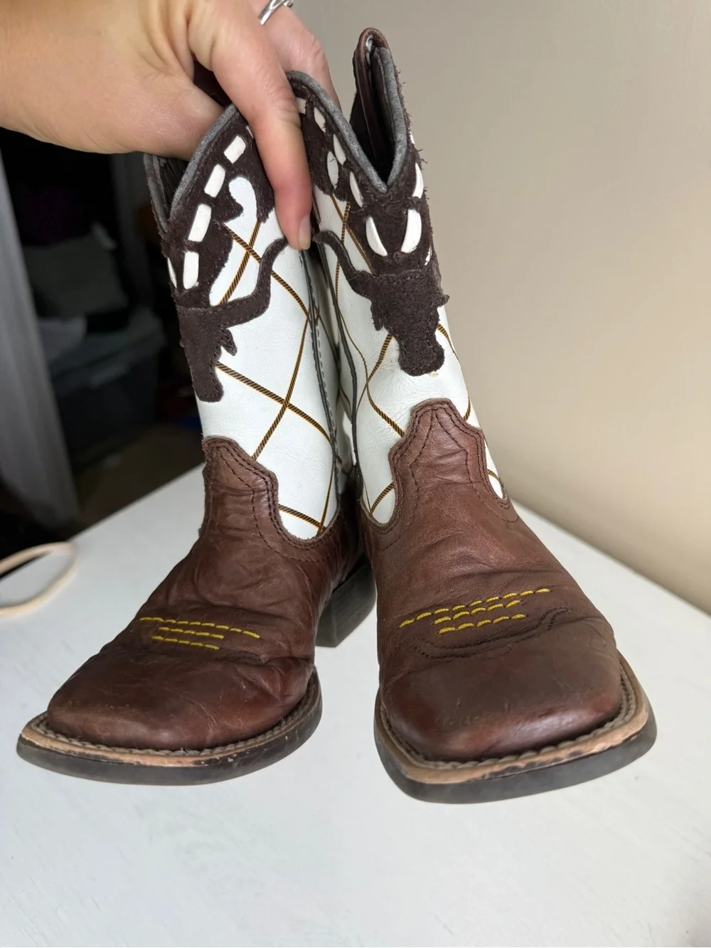 Ariat we ve